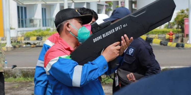 Drone blocker dirancang memiliki kemampuan counter terhadap drone yang terbang pada area dilindungi. (ISTIMEWA)