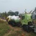 Pengerahan vacuum truck untuk membawa rembesan BBM ke Fuel Terminal Lomanis. (ISTIMEWA)