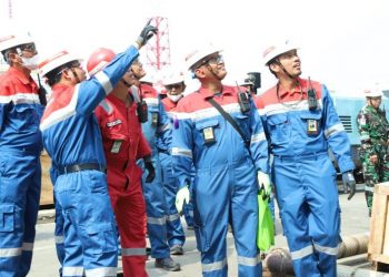 Direktur Operasi PT Kilang Pertamina Internasional (KPI), Didik Bahagia turun langsung kegiatan Turn Around (TA) Kilang Cilacap untuk memantau perkembangan pekerjaan pemeliharaan kilang yang sedang berjalan. (ISTIMEWA)