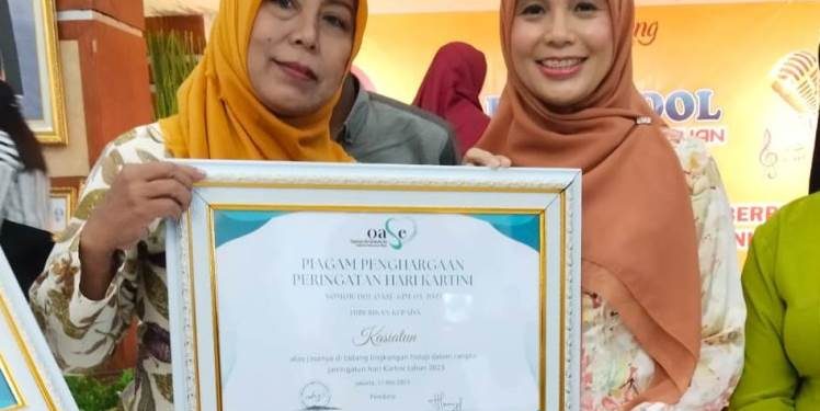Pegiat Program Kampung Proklim binaan PT Kilang Pertamina Internasional (KPI) RU IV Cilacap berhasil meraih penghargaan Perempuan Berjasa & Berprestasi tingkat Provinsi Jawa Tengah. (Istimewa)