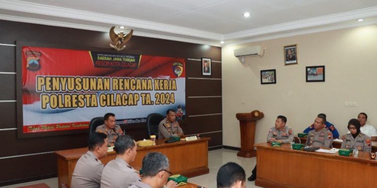 Polresta Cilacap menggelar rapat penyusunan Rencana Kerja Tahun Anggaran 2024. (ISTIMEWA)