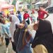 Sejumlah anak-anak tampak semangat mengikuti lomba makan kerupuk yang merupakan salah satu lomba  Pesta Rakyat Alfamart dalam rangka memeriahkan HUT RI Ke-78. (ISTIMEWA)