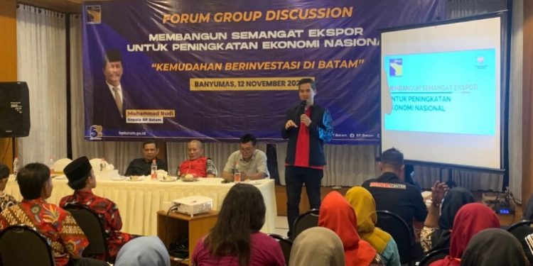 Anggota Komisi VI DPR RI Fraksi PDI Perjuangan, Adisatrya Suryo Sulisto bekerja sama dengan BP Batam sosialisasi kemudahan investasi di Batam. (ISTIMEWA)