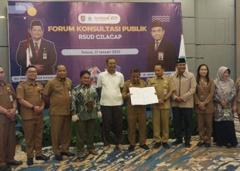 RSUD Cilacap menggelar Forum Konsultasi Publik di Ballroom Aston Hotel, Selasa (21/1/2025). (Wagino/CILACAPMEDIA)