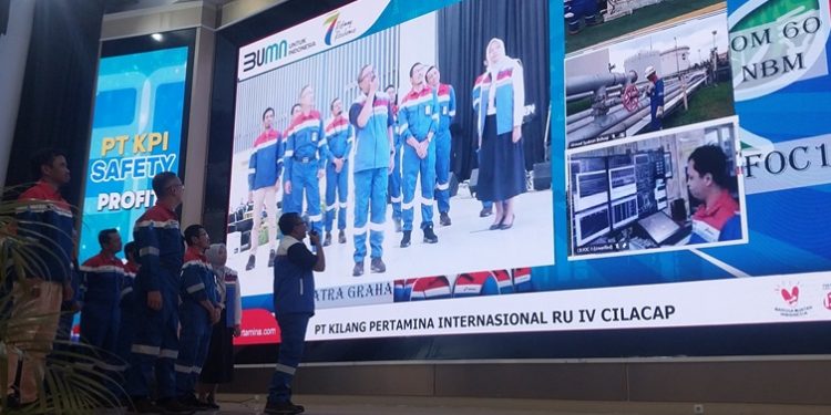 Peresmian operasional inovasi Block Mode & Single Source Crude dilakukan oleh Direktur Operasi KPI Pusat, Didik Bahagia didampingi VP Reliability KPI, Eko Sunarno; VP IT, Dwi Prasetyo; General Manager (GM) RU IV, Wahyu Sulistyo Wibowo. (Wagino/CILACAPMEDIA)