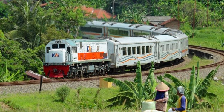 Selama bulan Ramadan 2025, KAI menghadirkan Promo Mudik Awal dengan diskon sebesar 25% untuk berbagai perjalanan kereta api jarak jauh. (ISTIMEWA)