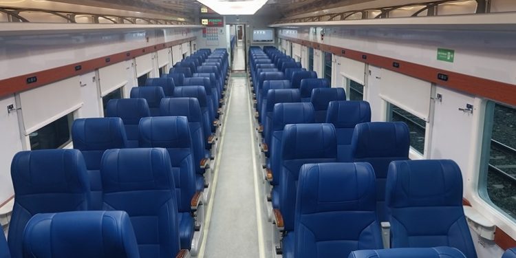 PT Kereta Api Indonesia (KAI) resmi mengoperasikan rangkaian kereta ekonomi New Generation menggantikan kelas bisnis untuk perjalanan rute Cilacap - Surabaya Pasarturi PP. (Wagino/CILACAPMEDIA)