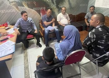 Proses Restoratif Justice (RJ) yang dilakukan Resmob Satreskrim Polresta Cilacap alam kasus pencurian HP oleh seorang ibu hamil di salah satu konter di Cilacap Utara. (ISTIMEWA)
