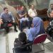 Proses Restoratif Justice (RJ) yang dilakukan Resmob Satreskrim Polresta Cilacap alam kasus pencurian HP oleh seorang ibu hamil di salah satu konter di Cilacap Utara. (ISTIMEWA)