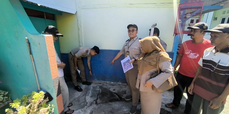Tim Panitia Ajudikasi Kantor Pertanahan Kabupaten Cilacap melakukan pemeriksaan lapangan pelaksanaan Program SeHAT (Sertipikasi Hak Tanah) Nelayan Lintas Sektor Tahun 2025 di Kelurahan Cilacap dan Kelurahan Sidakaya, Kecamatan Cilacap Selatan. (ISTIMEWA)