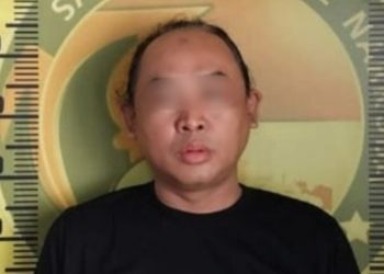 Tersangka TW (45) warga Sidareja tertangkap tangan bawa sabu seberat 0,67 saat digeledah Tim Sat Resnarkoba Polresta Cilacap di Jeruklegi. (ISTIMEWA)