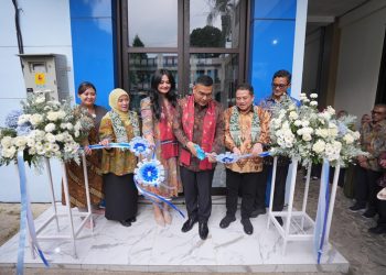 Wakil Menteri Agraria dan Tata Ruang/Wakil Kepala Badan Pertanahan Nasional (Wamen ATR/Waka BPN), Ossy Dermawan, meresmikan Gedung Arsip milik Kantor Pertanahan Kota Batu pada Sabtu (03/05/2025). (FOTO : ISTIMEWA)