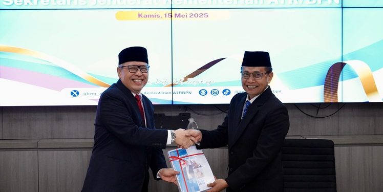 Kementerian ATR/BPN menggelar serah terima jabatan (Sertijab) Sekretaris Jenderal (Sekjen) pada Kamis (15/05/2025), di Kantor Kementerian ATR/BPN, Jakarta. (FOTO : ISTIMEWA)