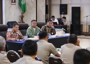 Menteri ATR/BPN), Nusron Wahid, memberikan pembinaan kepada jajaran Kantor Wilayah (Kanwil) BPN Provinsi Jawa Timur (Jatim), Senin (26/05/2025). (FOTO : ISTIMEWA)