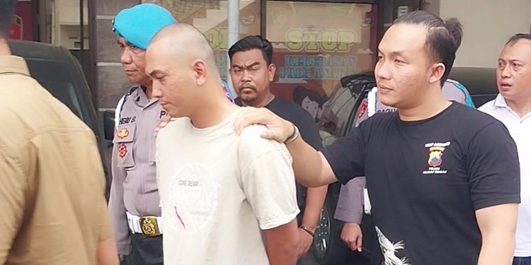 Wahyu Christian alias Rafael, pelaku penganiayaan terhadap driver ojol usai ditangkap polisi pada awal Februari 2025. (CILACAPMEDIA/Wagino)