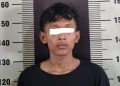 Tersangka RP (18) diamankan Unit Reskrim Polsek Cilacap Tengah setelah kedapatan membawa senjata tajam berupa celurit berukuran besar yang diduga akan digunakan dalam aksi tawuran. (FOTO :  ISTIMEWA)