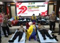 Kapolresta dan Wakapolresta Cilacap kompak donor darah dalam rangka Hari Bhayangkara ke-79. (FOTO : ISTIMEWA)