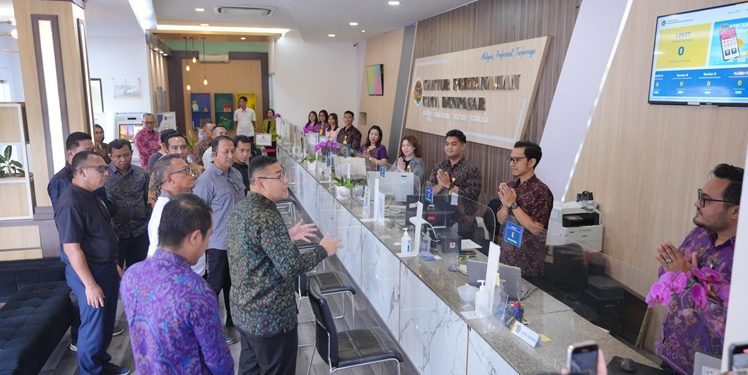 Wamen ATR/Waka BPN, Ossy Dermawan, melakukan peninjauan ke Kantor Pertanahan (Kantah) Kota Denpasar pada Sabtu (28/06/2025). (FOTO : ISTIMEWA)