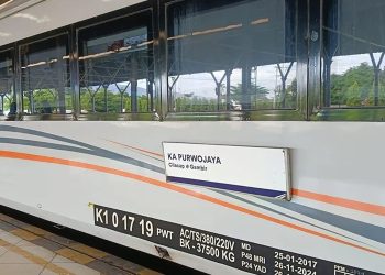 KA Purwojaya relasi Cilacap - Gambir. (FOTO : ISTIMEWA)