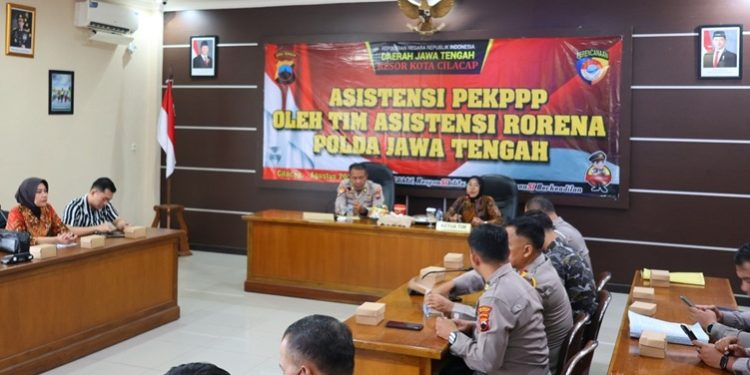 Polresta Cilacap menerima kunjungan Tim Asistensi Pemantauan dan Evaluasi Kinerja Penyelenggaraan Pelayanan Publik (PEKPPP) dari Polda Jawa Tengah. (ISTIMEWA)